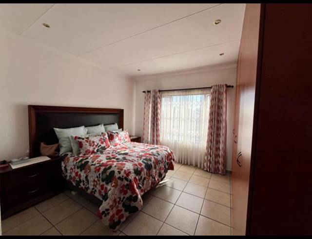 2 BEDROOM APARTMENT FOR SALE IN SONNEVELD
